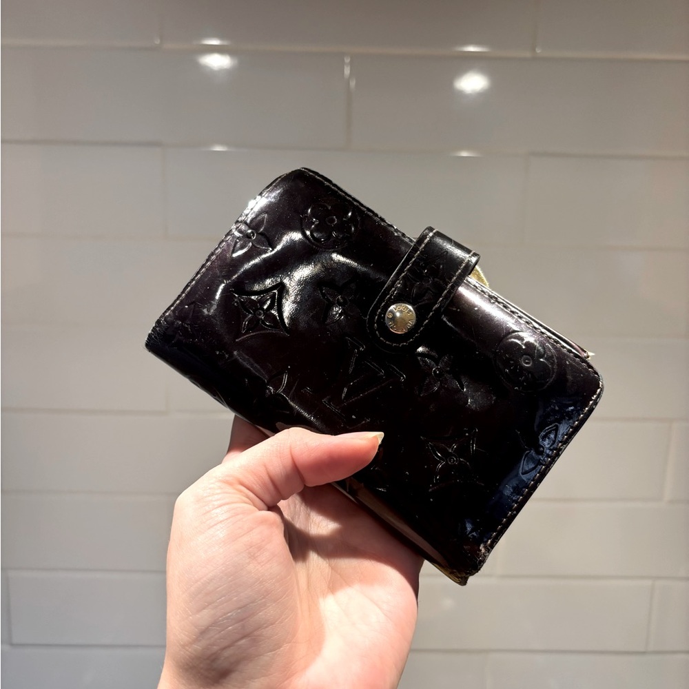 Louis Vuitton Wallet Porte Monnaie Amarante Monogram
Vernis